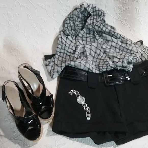 Calvin Klein Patent leather Velcro strap 5 in heel - Picture 3 of 8